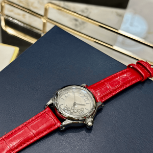 Montre-bracelet mécanique pour femme avec cadran à diamants mobiles et bracelet en cuir à motif crocodile rouge Chopards - Product Image 1