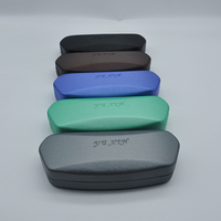 Étui à lunettes rigide en cuir PU mat, boîte de rangement portable pour lunettes avec logo en relief, logo personnalisé pour la vente en gros d'optique