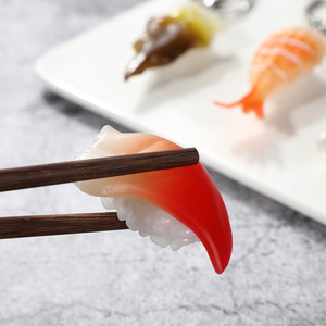 Porte-clés fantaisie en forme de sushi, pendentif de sac, porte-clés de luxe tendance en forme d'aliment pour la décoration des enfants - Product Image 4