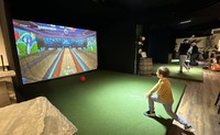 Proyector 4K HD de alta calidad para Simulador de golf interno Simulador de golf de China con pared acolchada