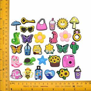 Breloques en PVC en gros, accessoires décoratifs pour chaussures de jardin, sabots et bracelets - Product Image 2