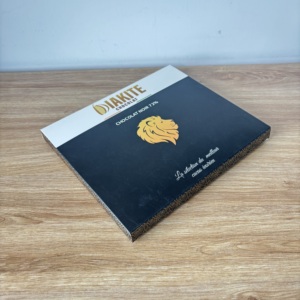 Meilleure boîte en papier d'emballage de <span class=keywords><strong>barre</strong></span> <span class=keywords><strong>chocolatée</strong></span> personnalisée de luxe avec logo <span class=keywords><strong>lion</strong></span> en feuille d'or pour cadeau haut de gamme et présentation en magasin - Product Image 4