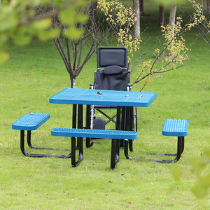 Mesa de Picnic Metálica Moderna y Resistente para Exteriores con Acceso para Sillas de Ruedas, Estructura de Acero y Bancos para Parques y Escuelas - Product Image 6