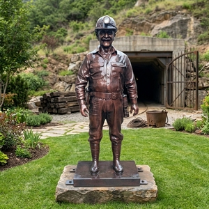 Scultura Personalizzata in Bronzo di Minatore a Grandezza Naturale, Statua di Operaio Minerario per Decorazione Artistica Pubblica - Product Image 1