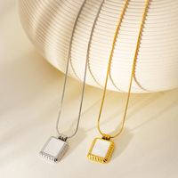 Jerwellry Accessoire pour Femmes Personnalisé Personnalisé En Acier Inoxydable Gravable Nom Lettre Collier avec Pendentif Chaînes Type