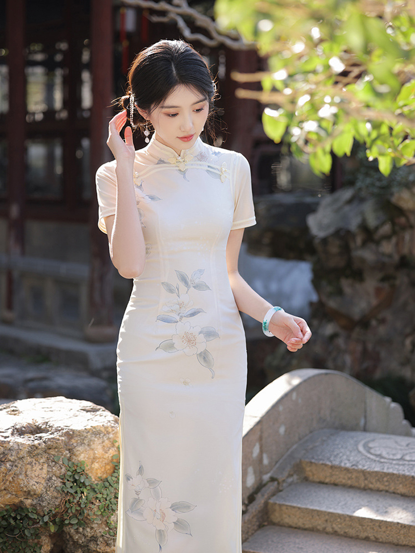 Shop Our Collection of Elegant White Cheongsam Dresses Shop Our Collection of Elegant White Cheongsam Dresses