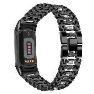 Accessoires de dragonne Design Candy <span class=keywords><strong>Bracelet</strong></span> en métal à boucle réglable pour <span class=keywords><strong>Fitbit</strong></span> <span class=keywords><strong>Charge</strong></span> 5 femmes <span class=keywords><strong>Bracelet</strong></span> de montre en diamant Bling - Product Image 2