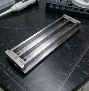 Professionelle Zwei-Fach-Betonwürfel- und Prismenprüfform 25*25*285mm für Betondruckfestigkeitsprüfung - Product Image 1