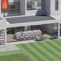 Pergola bioclimatique motorisée moderne et personnalisable avec portes vitrées, idéale pour l'extérieur et le jardin