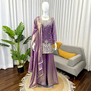 Ensemble Salwar Kameez pour femmes, brodé violet, avec dupatta en soie, coupe classique, vêtements indiens et pakistanais - Product Image 1