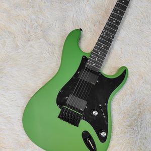 Guitare verte avec micros actifs, mécaniques de réglage verrouillables, excellent rapport qualité-prix, qualité professionnelle - Product Image 6