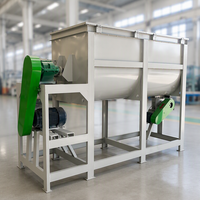 Mélangeur horizontal à pales industriel pour le mélange de poudres et l'égalisation des matériaux dans les industries alimentaires, agroalimentaires et chimiques