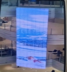 Vitrina con Pantalla LED Transparente para Instalación en Ventana, Alto Brillo - Product Image 5