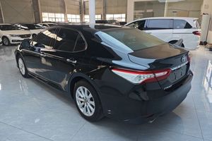 รถยนต์โตโยต้า แคมรี่ ปี <span class=keywords><strong>2019</strong></span> เครื่องยนต์ 2.0 ลิตร <span class=keywords><strong>มือ</strong></span><span class=keywords><strong>สอง</strong></span> เกียร์อัตโนมัติ น้ำมันเบนซิน ราคาถูก พร้อมหลังคาซันรูฟ - Product Image 4