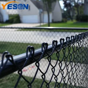 Preto PVC revestido Chain Link ciclone diamante malha com arame farpado cerca para fazenda escola esgrima