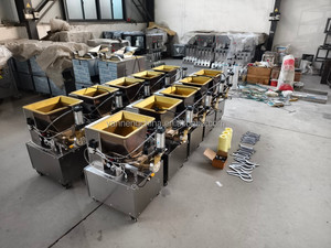 Machine à découper et à arrondir la pâte à prix d'usine, machine commerciale pour la découpe de boules de pâte, machine à diviser et à arrondir la pâte pour cuisine professionnelle - Product Image 6