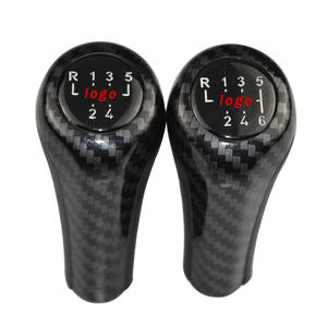 Pommeau de levier de vitesse en fibre de carbone 5/6 vitesses manuel pour BMW Série 1, 3, 5, logo personnalisé, design ergonomique - Product Image 3