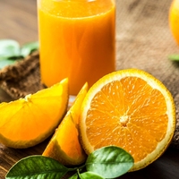 Jus de légumes orange naturel mélange de fruits et légumes frais jus de fruits pressé à froid boisson orange riche en vitamines fruit sain
