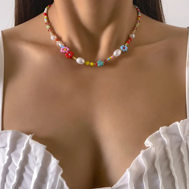 Collana di perle e perle colorate di semi di moda Boho per le donne collana di gioielli con perline di Resort di spiaggia Casual fatti a mano