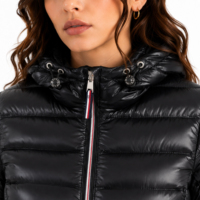 Damen Leichtgewichtige Packbare Daunenjacke mit Kapuze Gesteppte Schwarze Winter Warme Reisejacke Großhandel