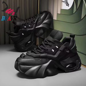 Zapatillas deportivas de estilo coreano, nuevas, versátiles, transpirables, con suela gruesa, con cordones, de otoño, a la moda, para jóvenes, de gran venta, que aumentan la altura. - Product Image 1