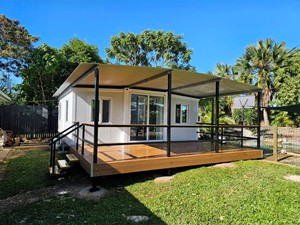 Casa Container Modulare Espandibile da 40 Piedi con 2 Camere da Letto, Cucina Completa e Bagno per Resort Familiare e Abitazione - Product Image 1