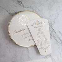 Tarjeta de menú de programa de ventilador plegable personalizada creativa con ojal de Metal con logotipo de lámina dorada de sello caliente