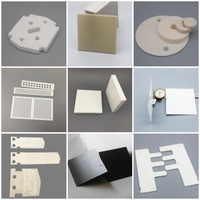 Hochreines Al2O3-Aluminiumoxid-Keramik-Vierkantblech OEM Zwei Ecken Löcher Isolierung Verwendung Kugel-/Stabform schneiden Verarbeitung