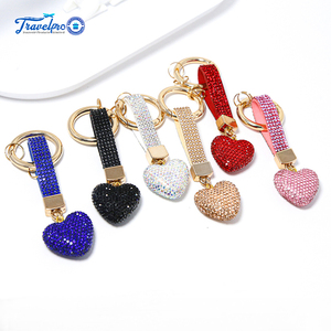 Personalizado completo de diamantes de imitación decorado en forma de corazón Blingbling llavero colgante señoras bolso accesorio pequeño regalo llavero - Product Image 4