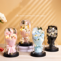 Vente en gros Cadeau Saint Valentin Petite Amie Rose Savon Fleur Bébé Haleine Bouquet de Fleurs Préservées Séchées dans un Dôme en Verre Lumière LED