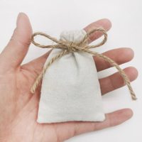 Sac cadeau en lin emballage bijoux coton Jute pochettes à cordon pochette de maquillage fête de mariage sac de rangement impression Logo Sachet personnalisé