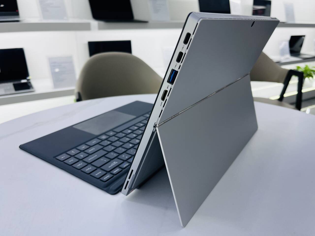 How to Choose the Best 14 Inch Laptop: A Complete Buying Guide