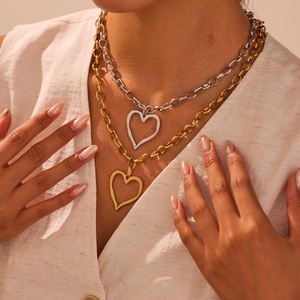 قلادة كيتي العصرية بتصميم قلب من المعدن المختلط، قلادة من الفولاذ المقاوم للصدأ بلونين وطبقة مزدوجة، مجوهرات رومانسية مميزة - Product Image 1