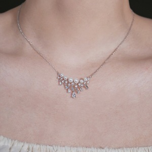 Collar con Colgante de Cruz de Flecha con Diamantes Completos en Plata de Ley S925, Collar de Cristal de Diseño de Nicho Personalizado de Alta Gama Retro de Lujo - Product Image 5