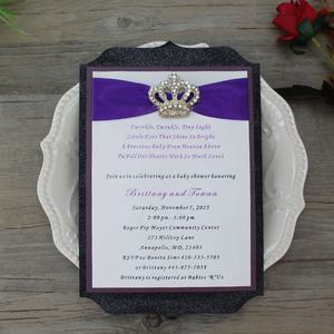 Royal Puissant <span class=keywords><strong>Couronne</strong></span> Broche Boucle Violet Ruban Paillettes Carte D'invitation <span class=keywords><strong>De</strong></span> Mariage - Product Image 1
