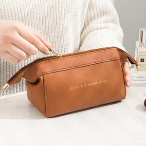 Bolsa de cosméticos con forma de nube, organizador de viaje portátil con apertura grande de PU beige para maquillaje y lápiz labial - Product Image 3