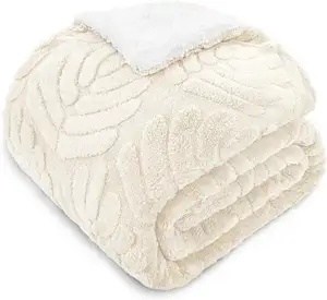 Jacquard Sherpa Luxury Recycled Polyester Eco-friendly Double Layers Sherpa Fleece Throw Luxury Fluffy Warm Throw Blanket