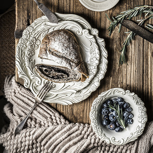 Assiette à dîner en céramique rétro de style européen Assiettes de présentation en porcelaine de luxe classique pour restaurant en relief - Product Image 2