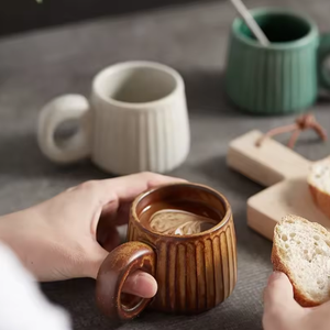 Mug en céramique de porcelaine nordique fait main 250 ml avec anse, design rétro, pour café, thé, latte, cadeaux d'affaires, réutilisable, sans danger pour les aliments - Product Image 1