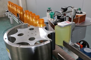 Machine d'étiquetage automatique électrique SKILT, positionnement fixe sur les bouteilles et les canettes - Product Image 4