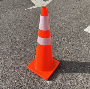 Cônes de signalisation routière ROADSAFE en PVC 2026, 100 % plastique, fabriqués au Chili, largement utilisés pour la sécurité routière, gestion flexible du trafic - Product Image 1