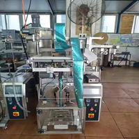 Machine à emballer les sachets de granules de thé en poudre multifonctionnelle pour l'emballage des sachets de sucre, du café et du thé.