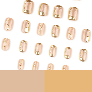 <span class=keywords><strong>Faux</strong></span> ongles naturels moyens ovales nude <span class=keywords><strong>beige</strong></span> avec paillettes dorées, à presser, avec bordure ondulée dorée 3D, pointes d'ongles artificielles brillantes - Product Image 4