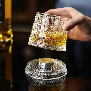 Vaso de Whisky Giratorio de Cristal Grabado de Lujo, Reutilizable 360°, Vaso Premium Tallado a Mano con Base Giratoria, 201-300ml - Product Image 3