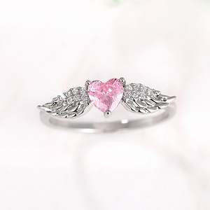 Bague Cœur Aile d'Ange Tendance, Design Minimaliste et Élégant, Bijou Quotidien pour Femme, Bague Statement - Product Image 2