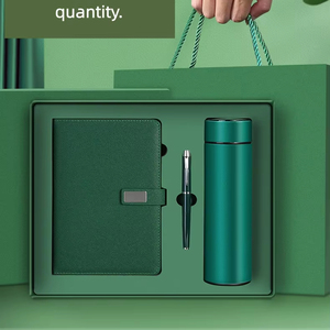 Agenda Mensile Personalizzabile Verde A5, Planner Annuale 2026, Diario Giornaliero, Set Regalo - Product Image 1