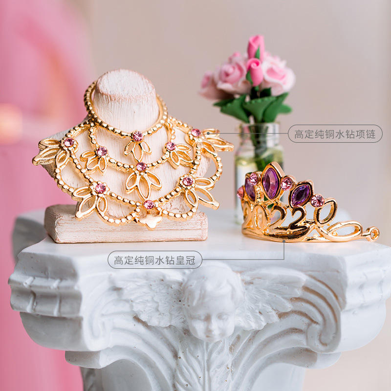 Collier couronne Gaoding - Taille mannequin 30cm, portable pour poupée.