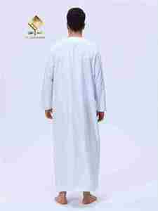 Al Haramain Thobe blanc pour homme, col rond, manches longues, en coton, longueur au sol, tenue de prière modeste - Product Image 4