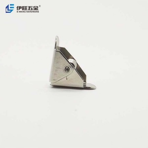 Clips porte-badges triangulaires en métal de petite taille pour bureau, vente en gros de l'usine YIWANG - Product Image 5