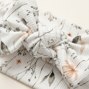 Paquete <span class=keywords><strong>de</strong></span> 6 Diademas Florales Vintage Acanaladas Surtidas <span class=keywords><strong>para</strong></span> Niñas, <span class=keywords><strong>Turbantes</strong></span> con Nudo Hecho a Mano, Suaves <span class=keywords><strong>para</strong></span> la Piel, Sin Rastro, Venta al por Mayor, Listo <span class=keywords><strong>para</strong></span> Enviar - Product Image 4